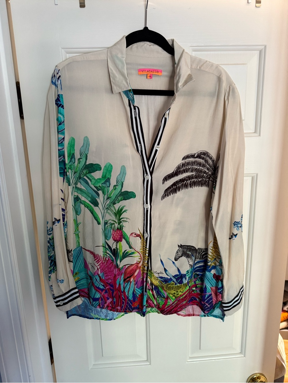 Vilagallo Cream Button-Front Tropical Print Blouse
